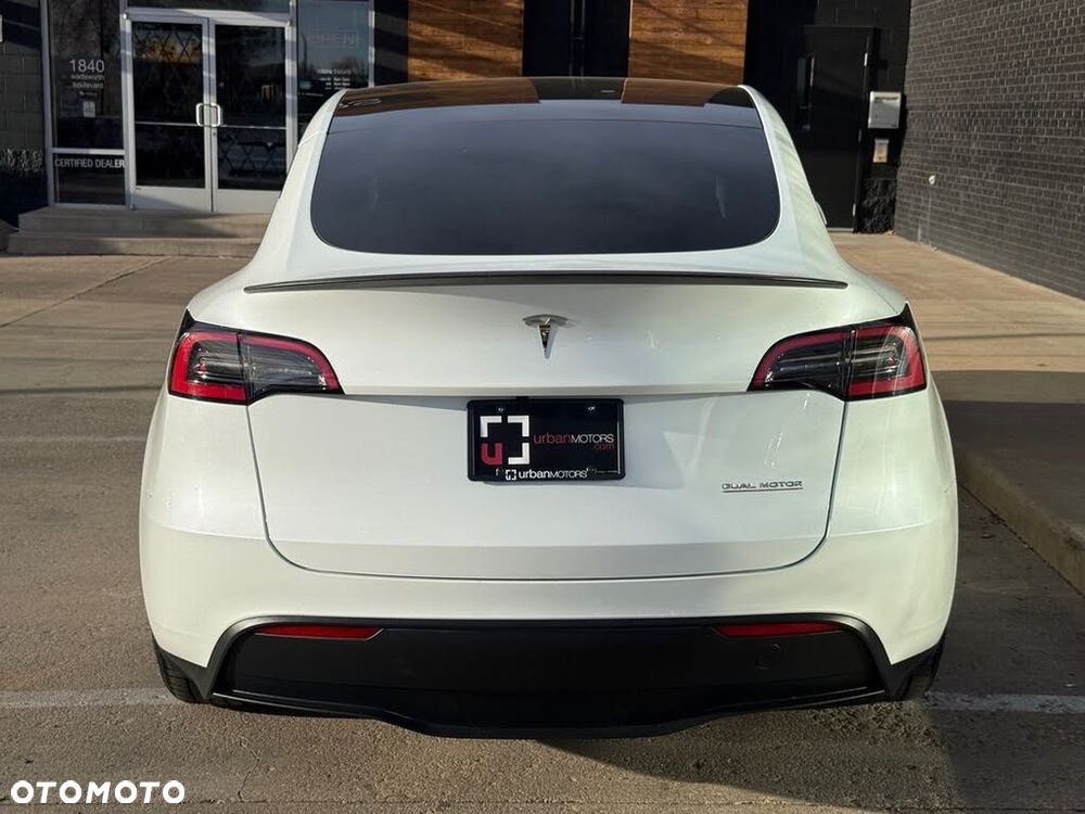 Tesla Model Y Performance Dual Motor AWD - 4