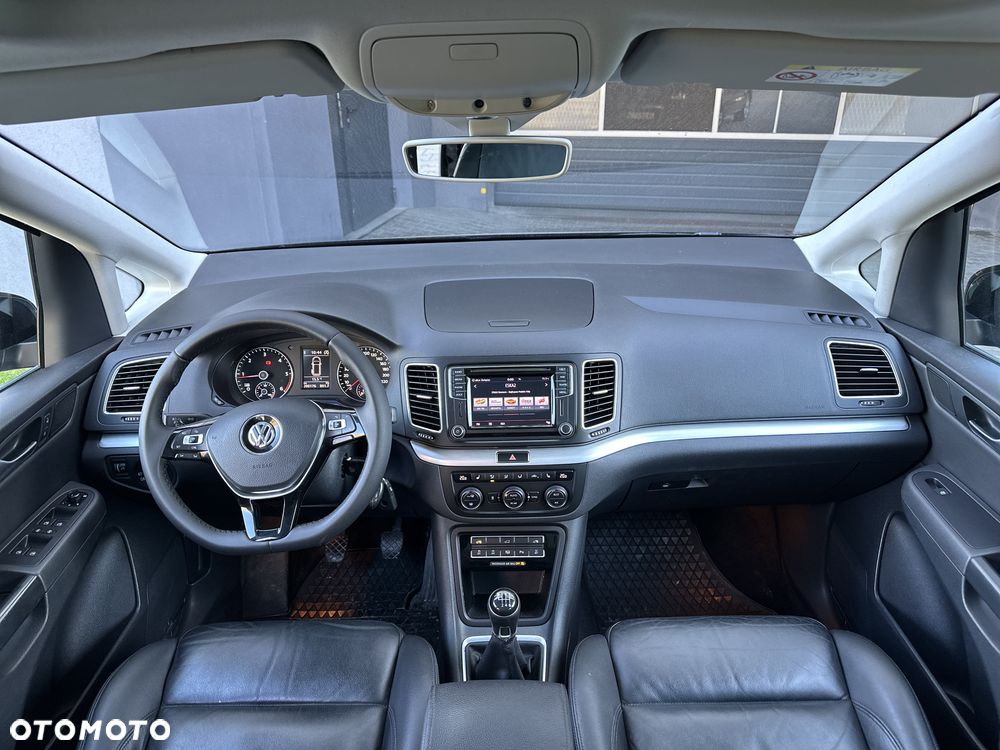 Volkswagen Sharan 2.0 TDI 4MOTION Highline - 17