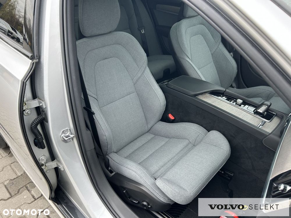 Volvo V90 Cross Country - 26