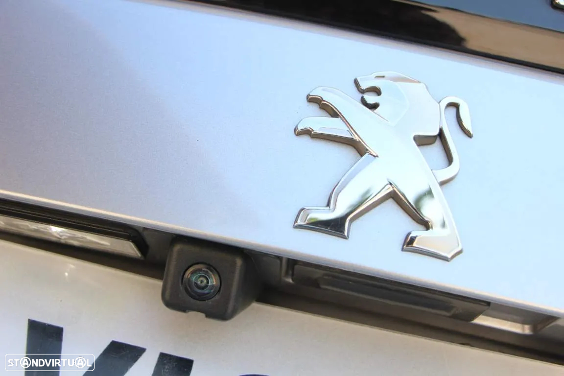 Peugeot 2008 1.5 BlueHDi GT EAT8 - 28