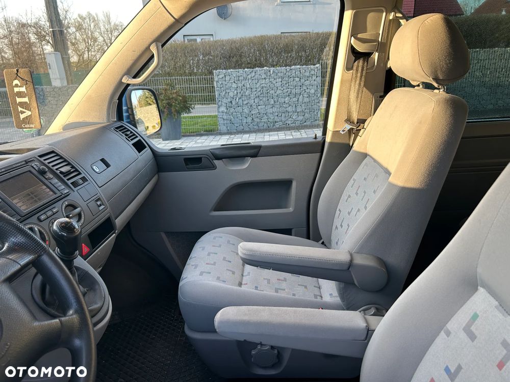 Volkswagen Caravelle - 23