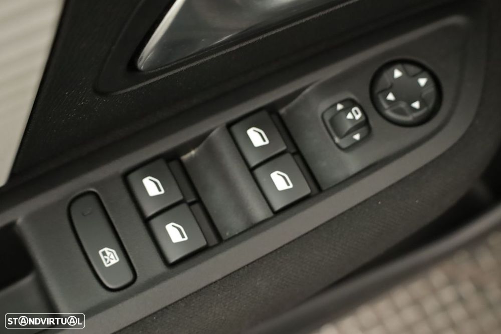 Citroën e-C4 50 kWh Autonomia Conforto Plus - 19