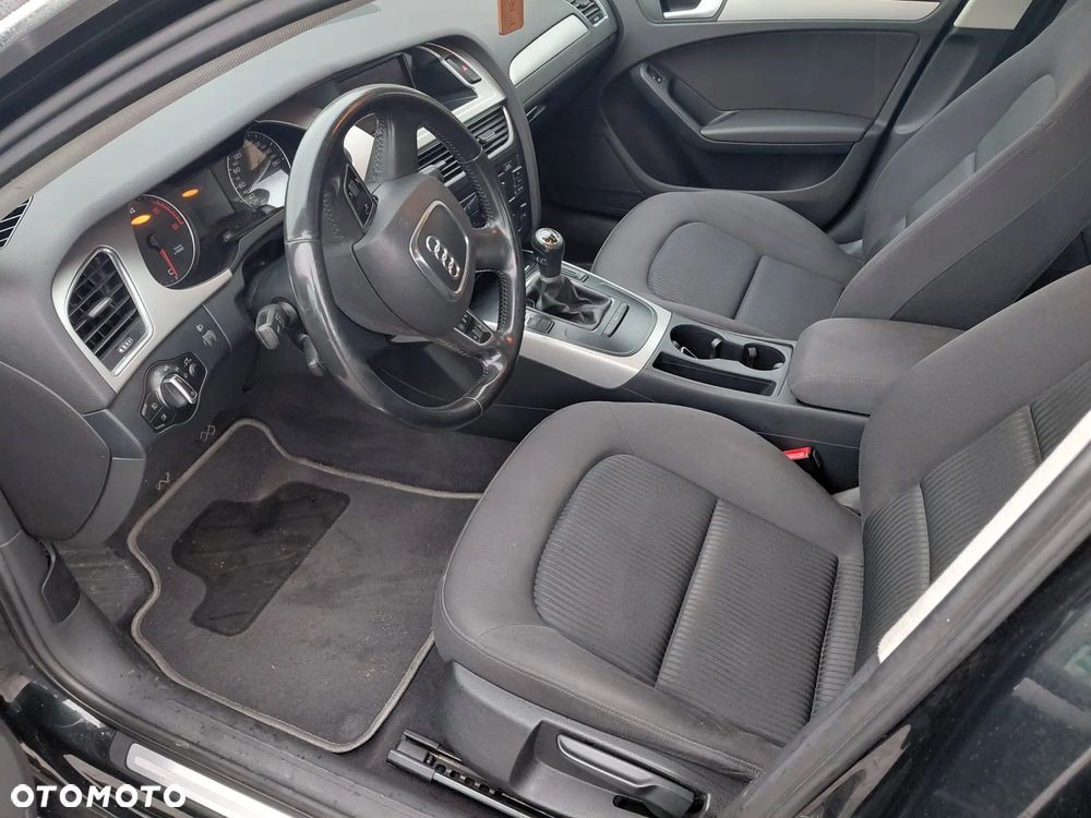 Audi A4 Limousine - 10