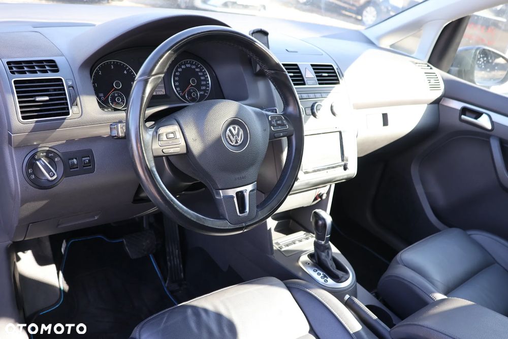 Volkswagen Touran 2.0 TDI DPF Cross DSG - 9
