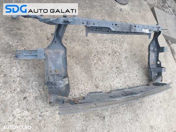 Trager Tragher Panou Frontal Calandru Nissan Qashqai 2007 - 2013 - 2