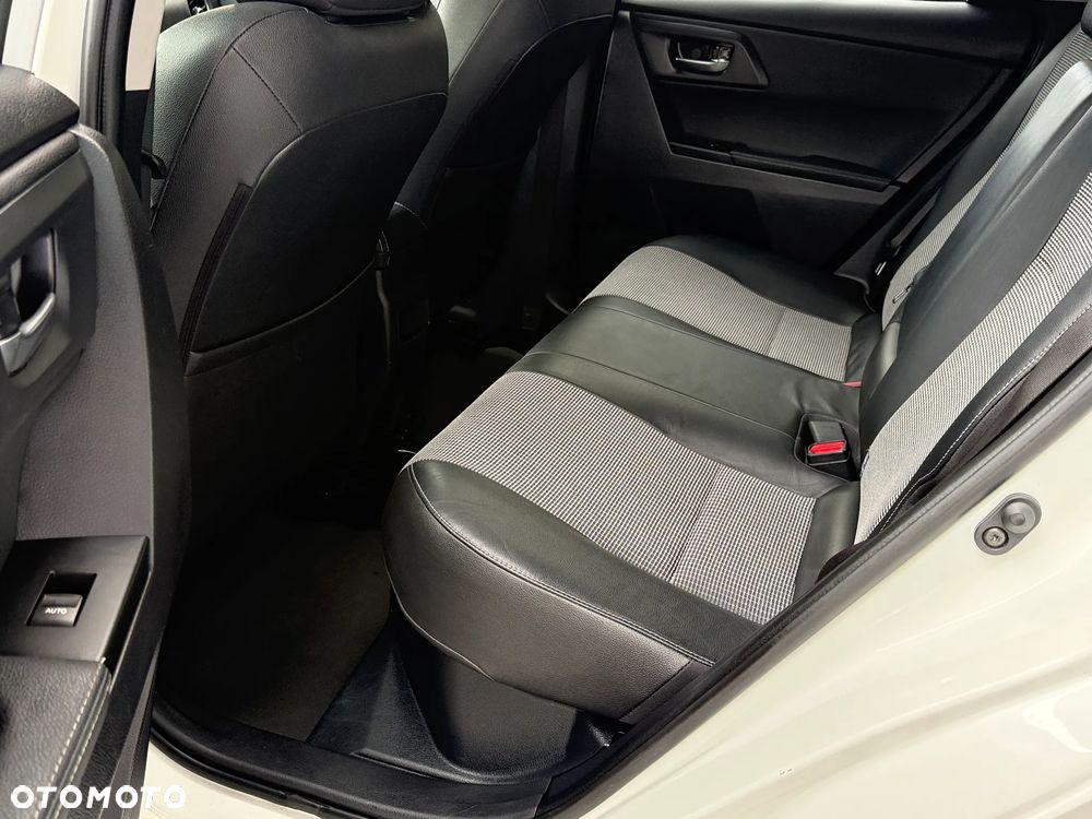 Toyota Auris Hybrid 135 Prestige - 16