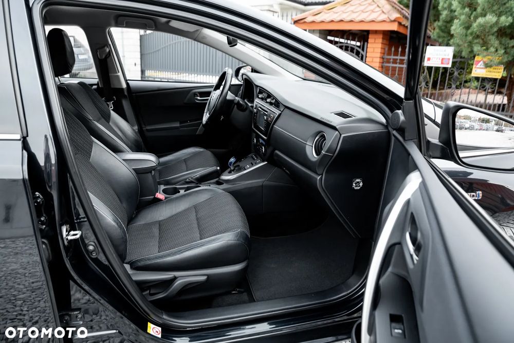 Toyota Auris - 25