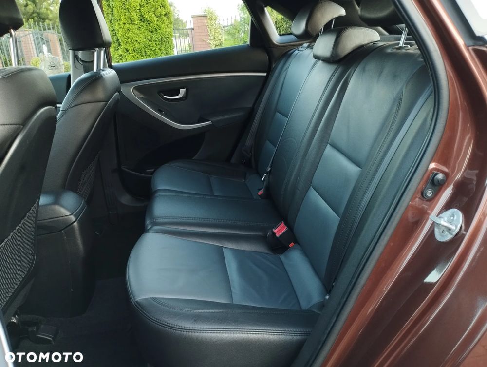 Hyundai i30 1.6 GDI Premium - 17