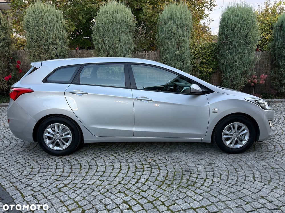 Hyundai i30 1.6 Comfort - 12