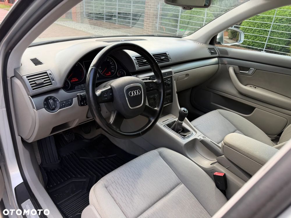 Audi A4 Avant 2.0 TDI - 24