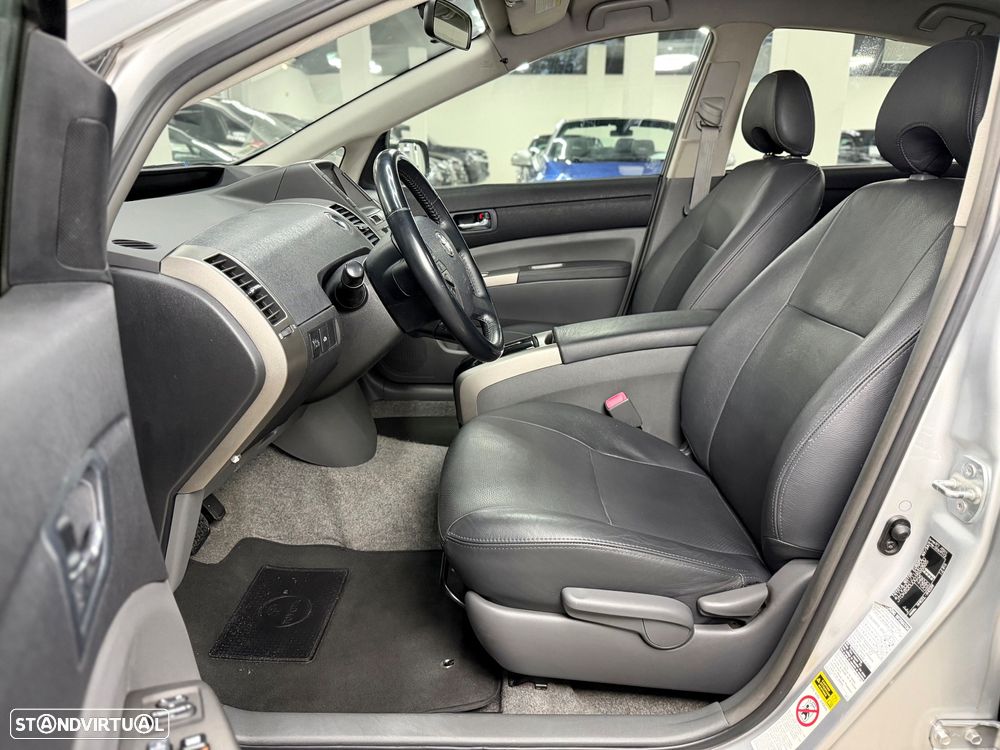 Toyota Prius 1.5 VVT-i HSD Sol - 14