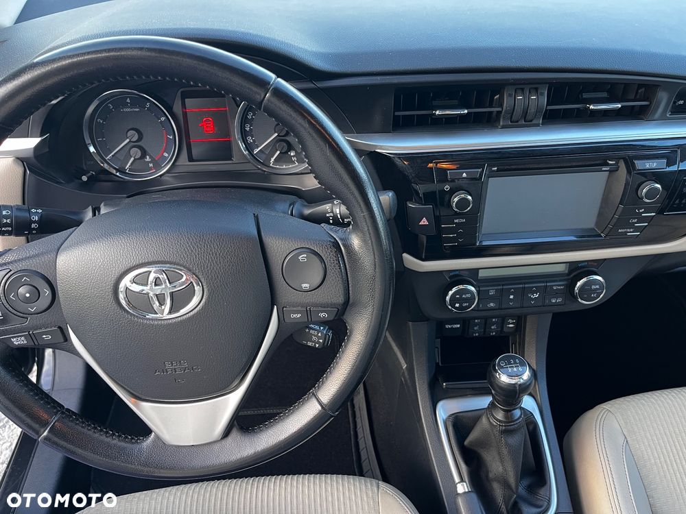 Toyota Corolla 1.6 Prestige - 8