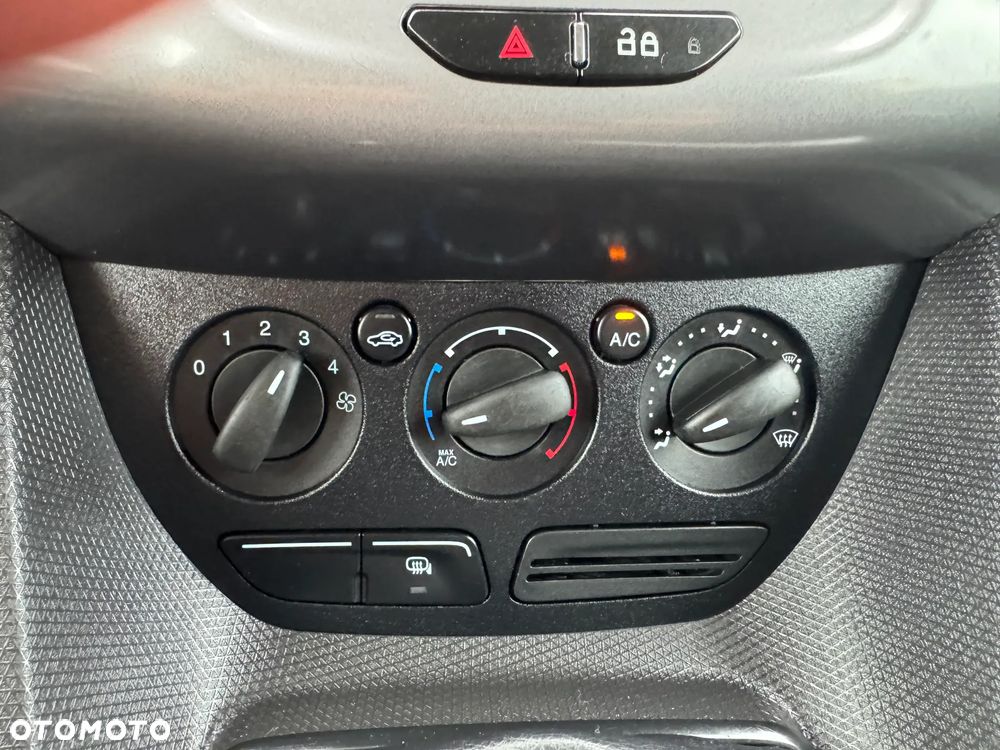 Ford Transit Connect - 21