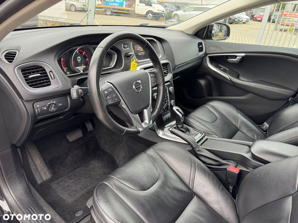 Volvo V40 D3 Geartronic Momentum - 27