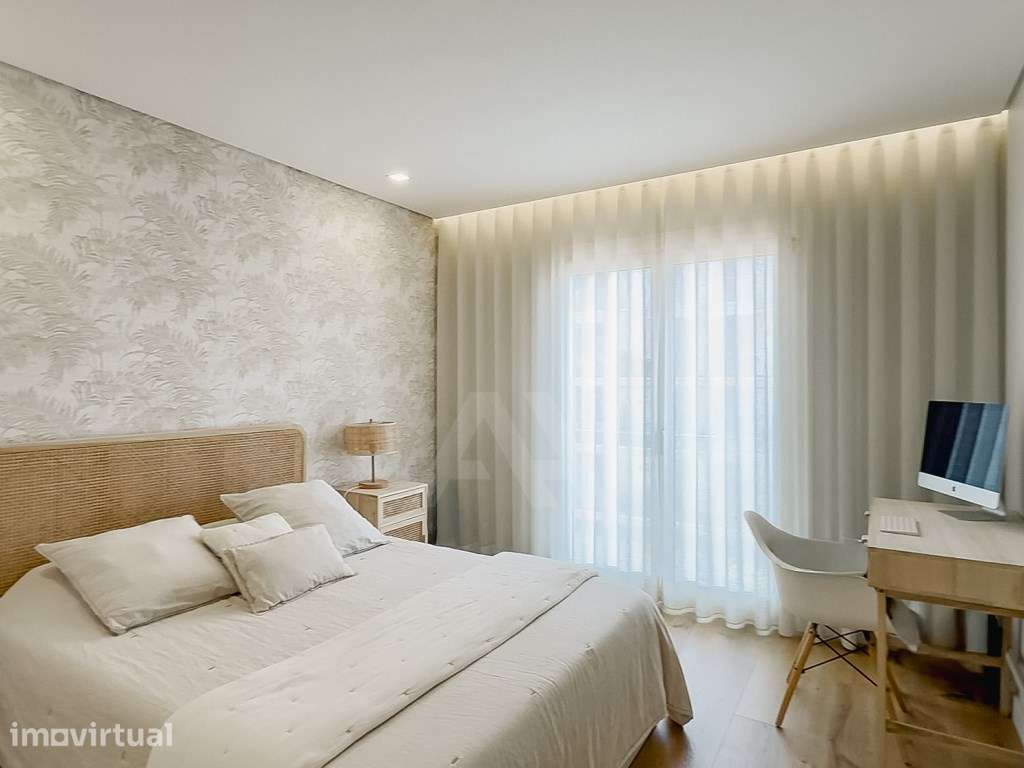 Apartamento T3 em Porto Salvo com 3 suítes, garagem e arrecadação - Grande imagem: 2/42