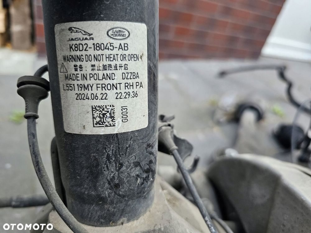 mcpherson zwrotnica prawy range rover evoque l551 k8d2-18045-ab - 2