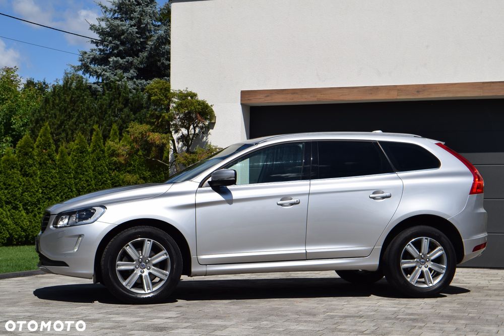 Volvo XC 60 D4 Geartronic Momentum Pro - 4