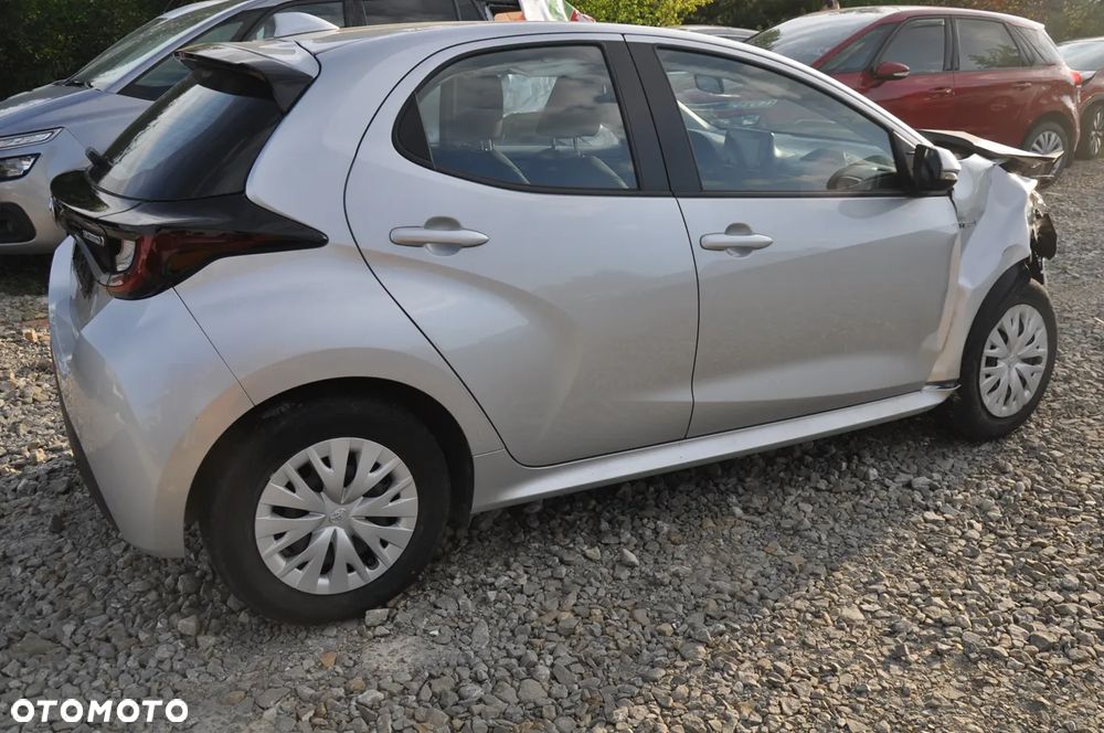 Toyota Yaris - 12