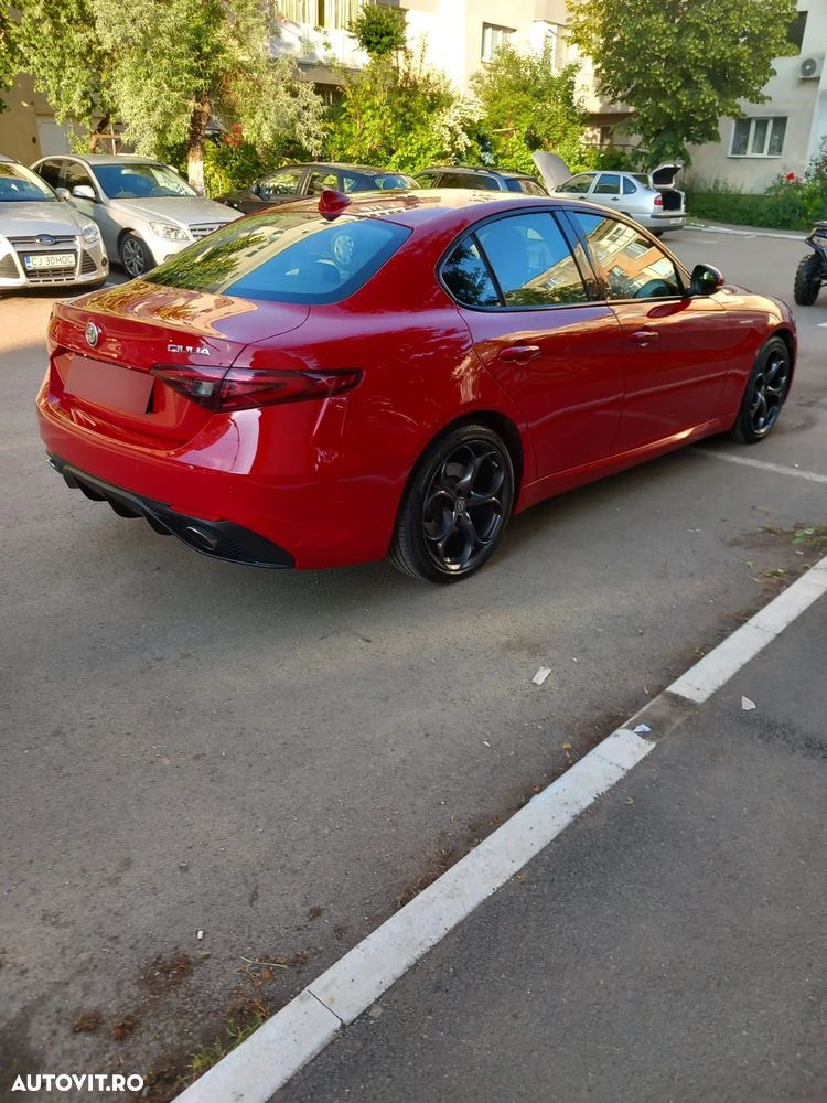 Alfa Romeo Giulia 2.0 Turbo AWD AT8 Veloce - 3