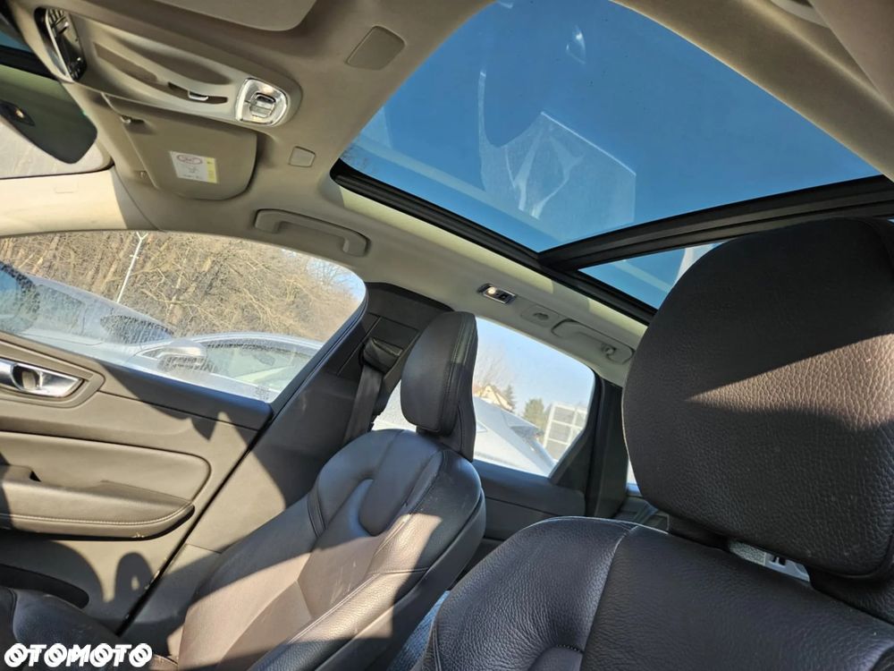 Volvo XC 60 T6 AWD Recharge Geartronic Inscription Expression - 12