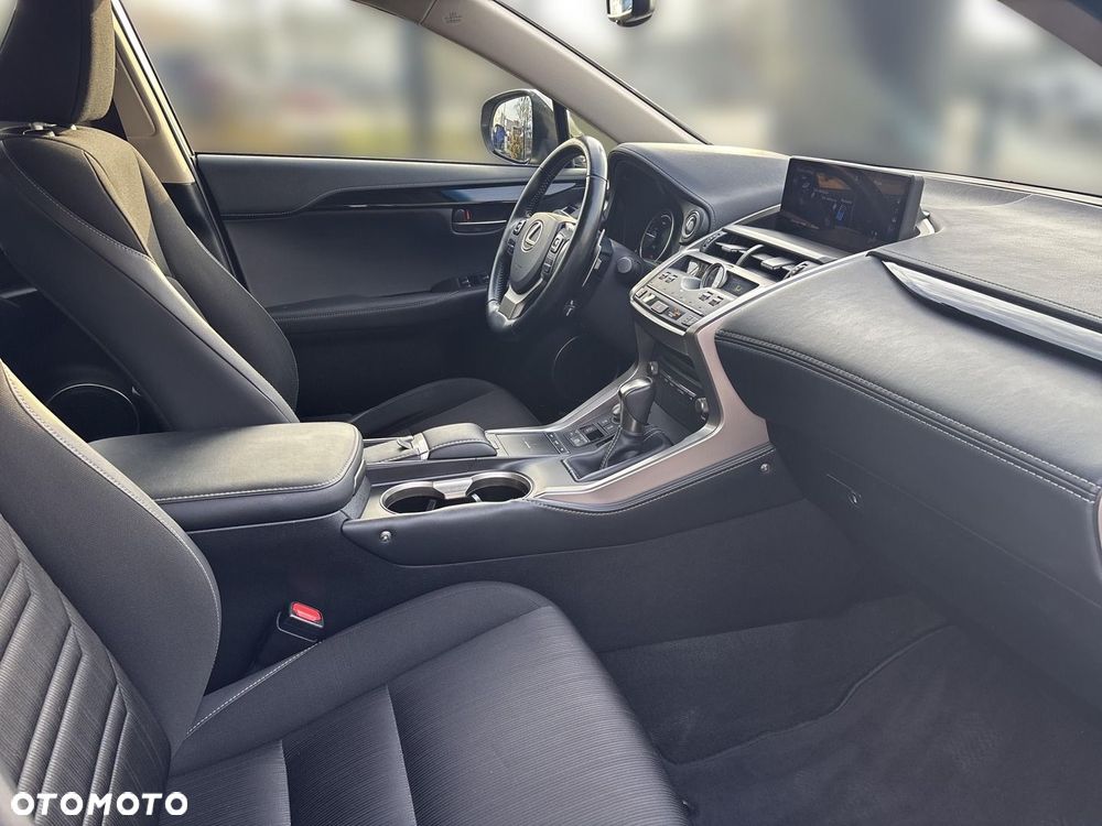 Lexus NX 300h Elegance AWD - 18