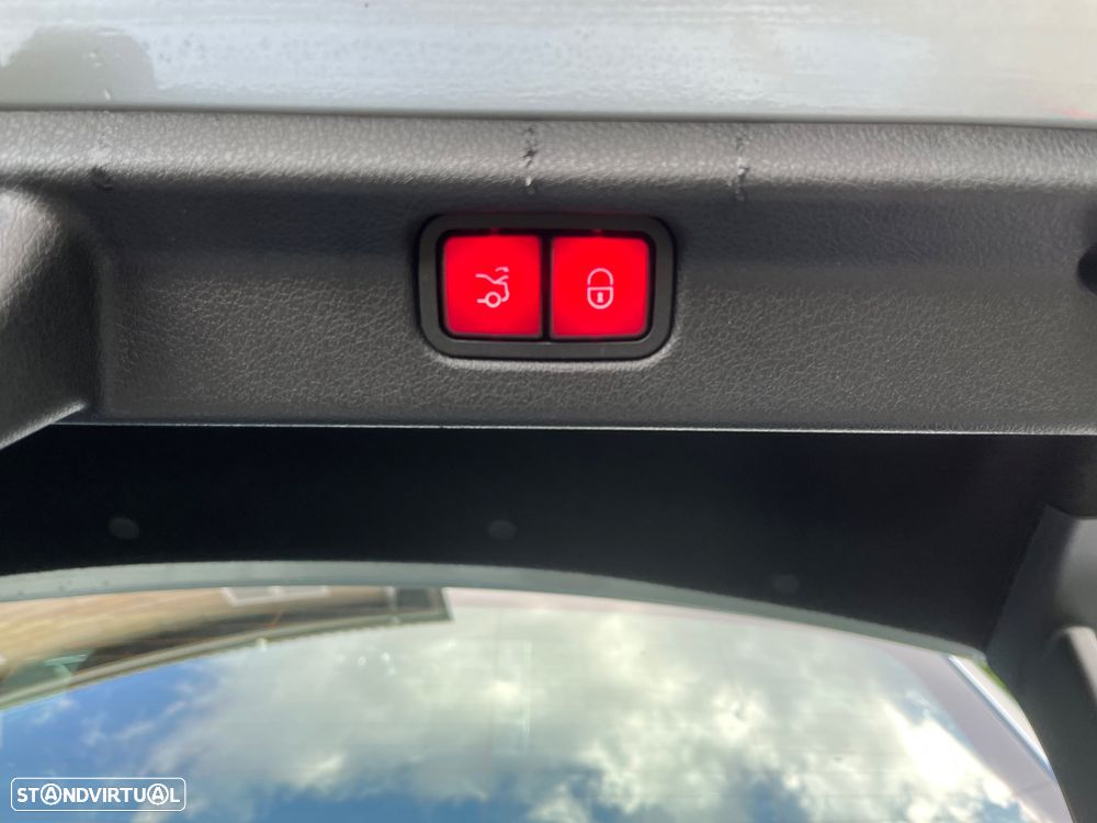 Mercedes-Benz EQE 350+ Electric Art - 23