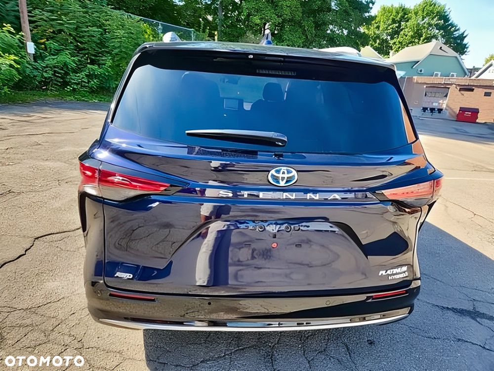 Toyota Sienna - 3
