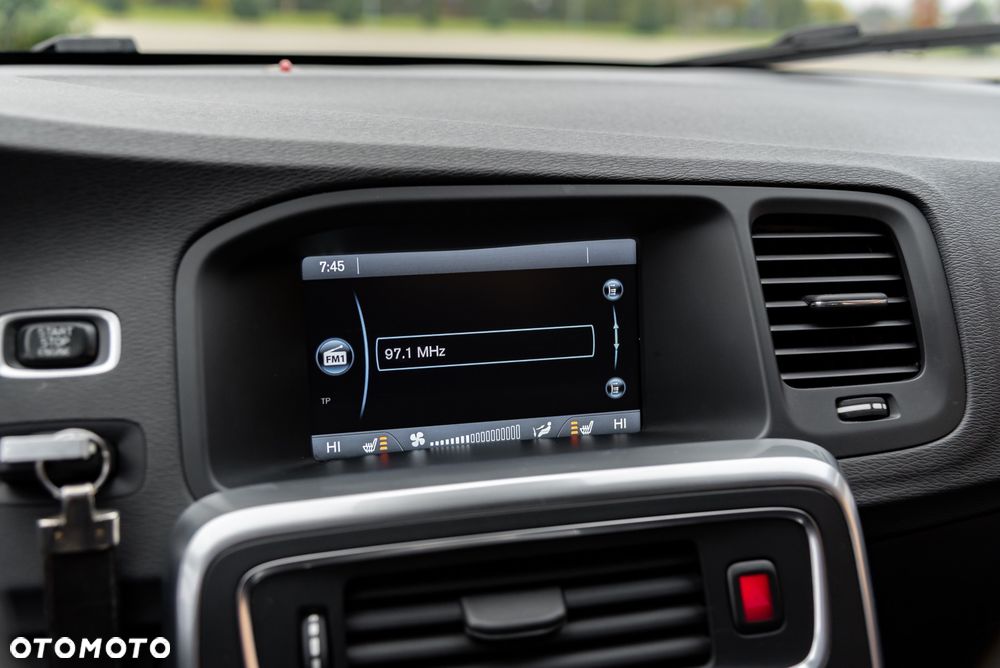 Volvo S60 D5 AWD Geartronic RDesign - 30
