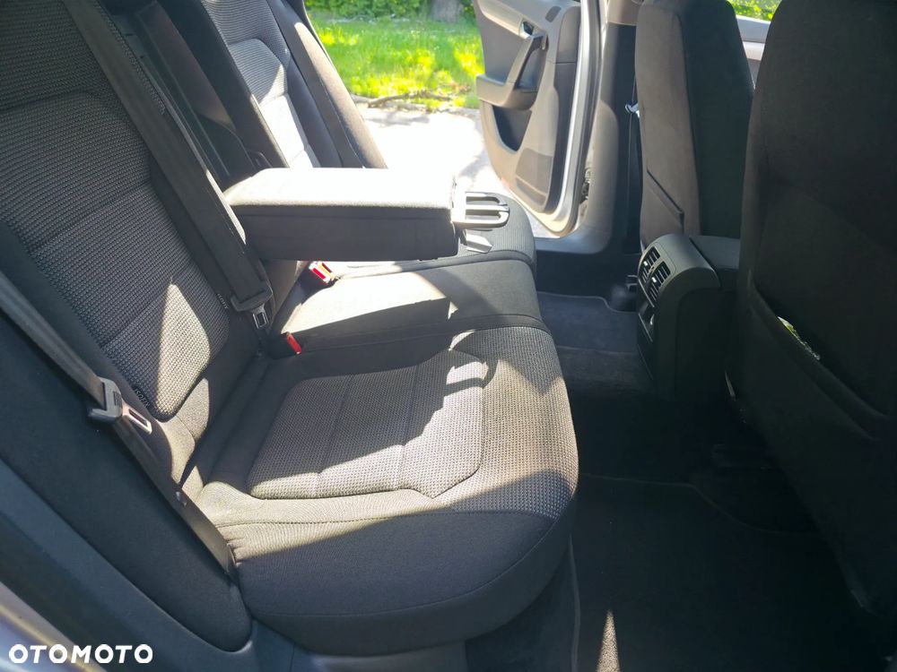 Volkswagen Passat 2.0 TDI Comfortline DSG - 9