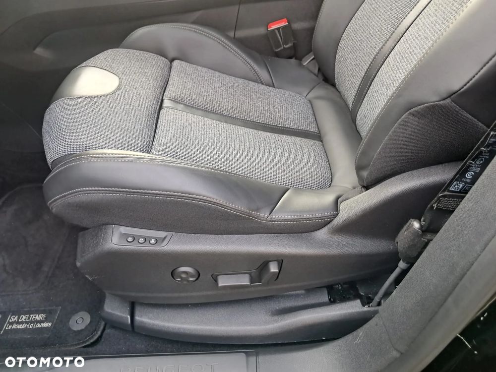 Peugeot 3008 PureTech 130 Stop & Start GPF Allure - 11