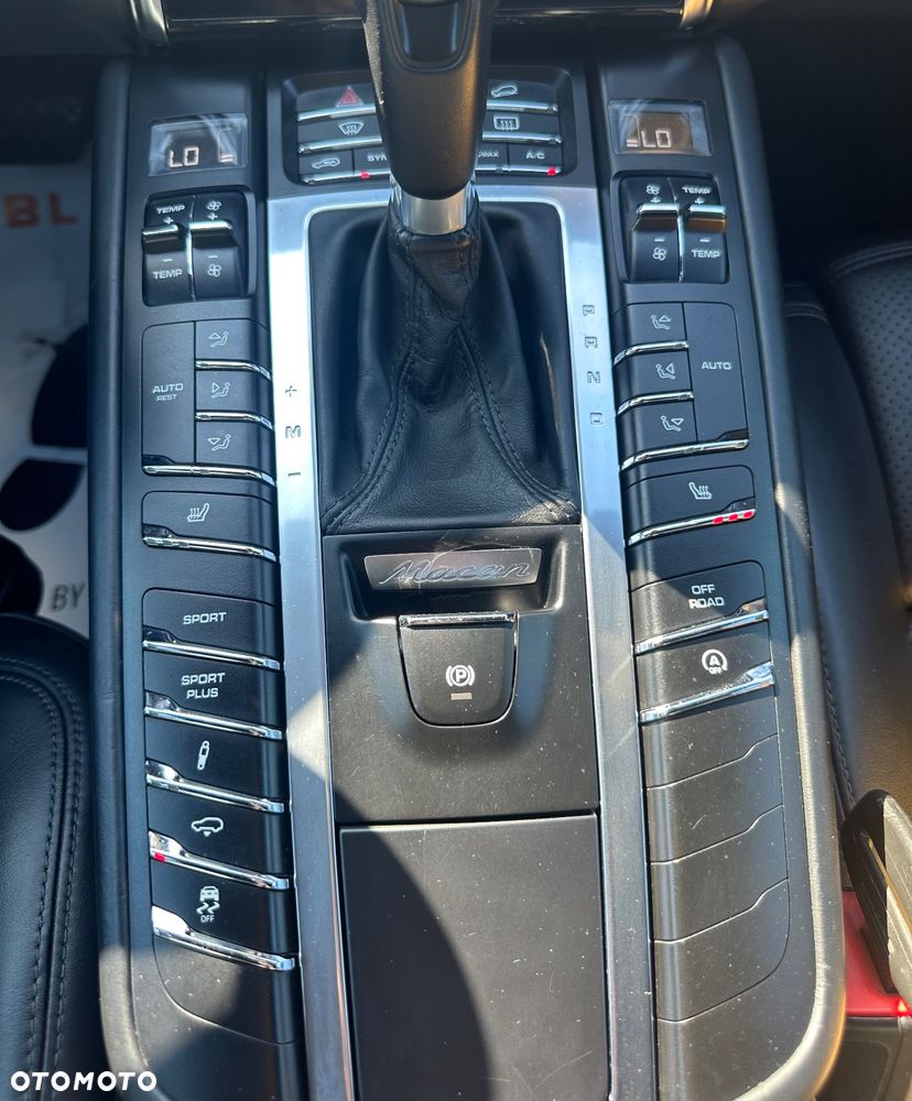 Porsche Macan Turbo PDK - 23
