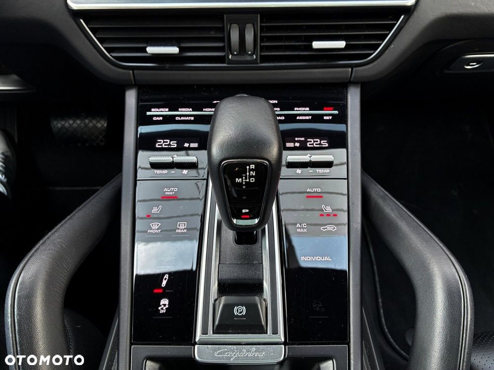 Porsche Cayenne - 26