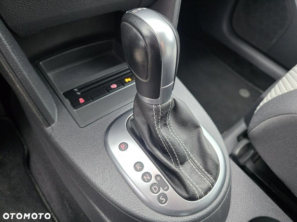 Volkswagen Touran 2.0 TDI DPF DSG Cross - 9