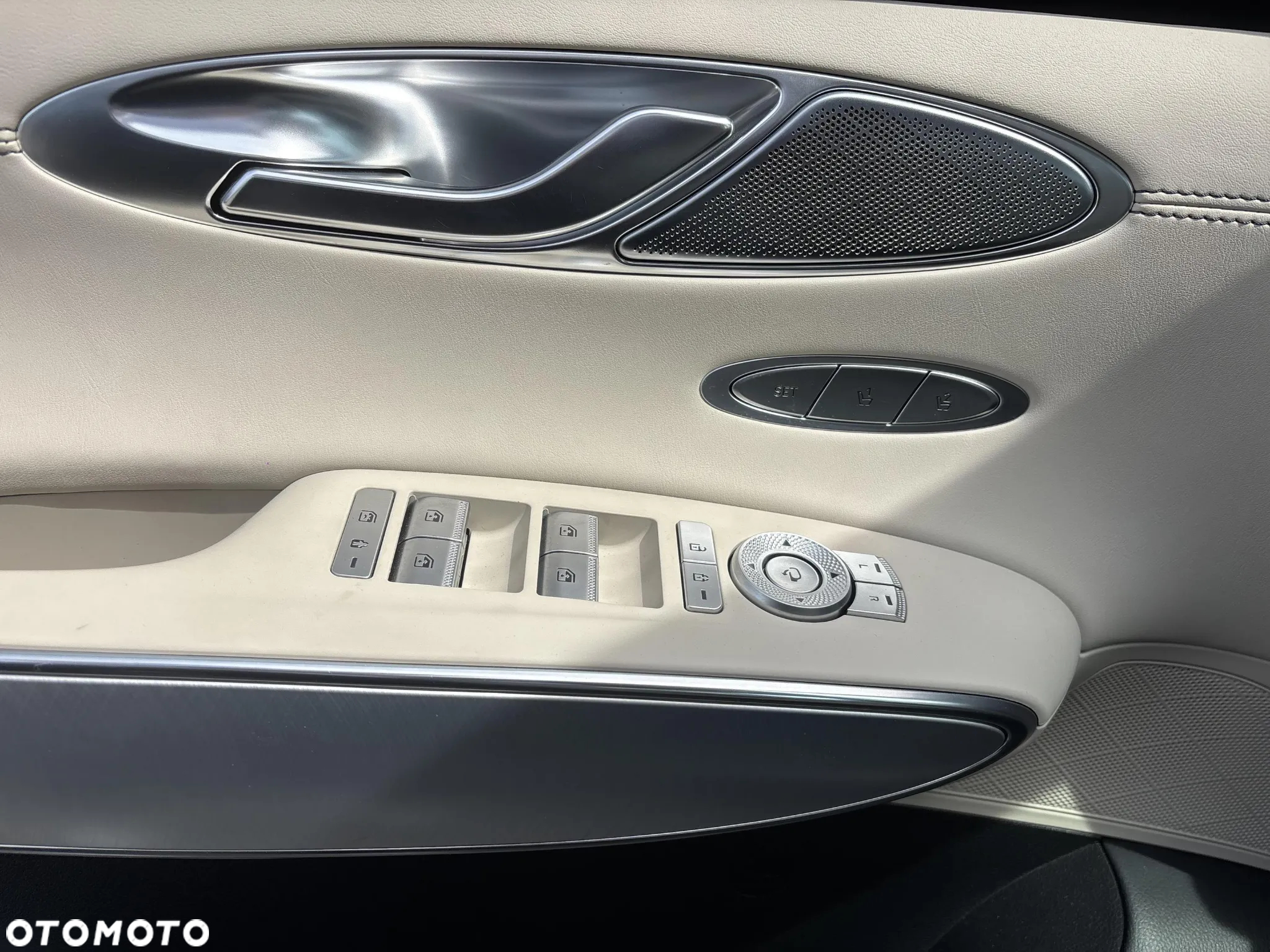 Genesis GV70 2.5T AWD AT8 Luxury Line - 20