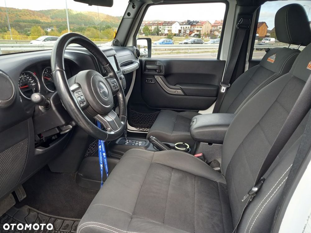 Jeep Wrangler - 16
