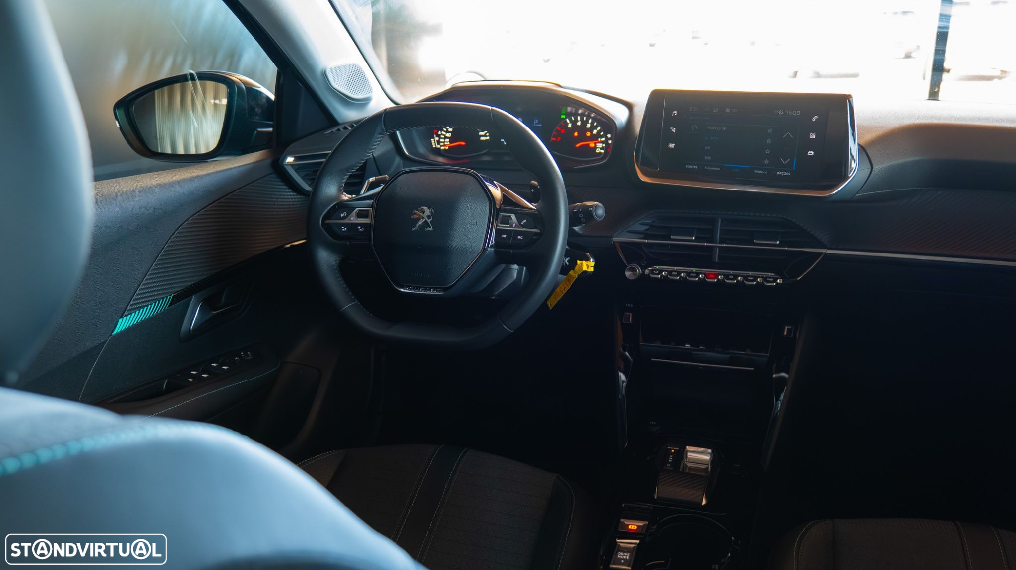 Peugeot 208 1.2 PureTech Allure EAT8 - 21