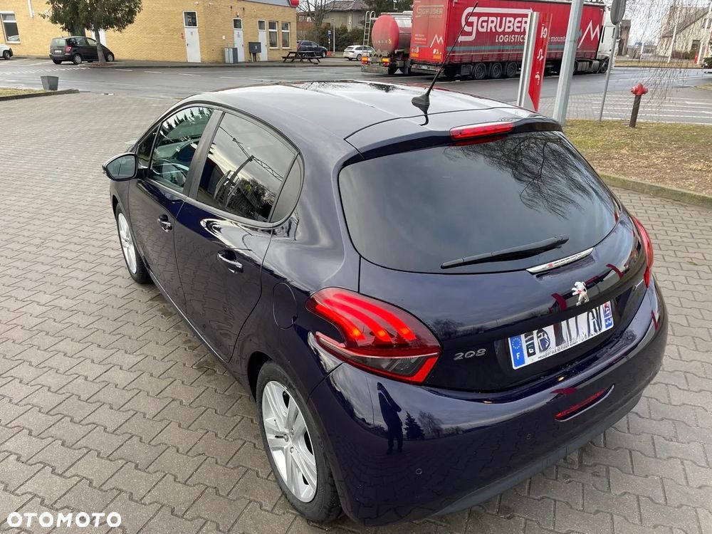Peugeot 208 82 PureTech Style - 11