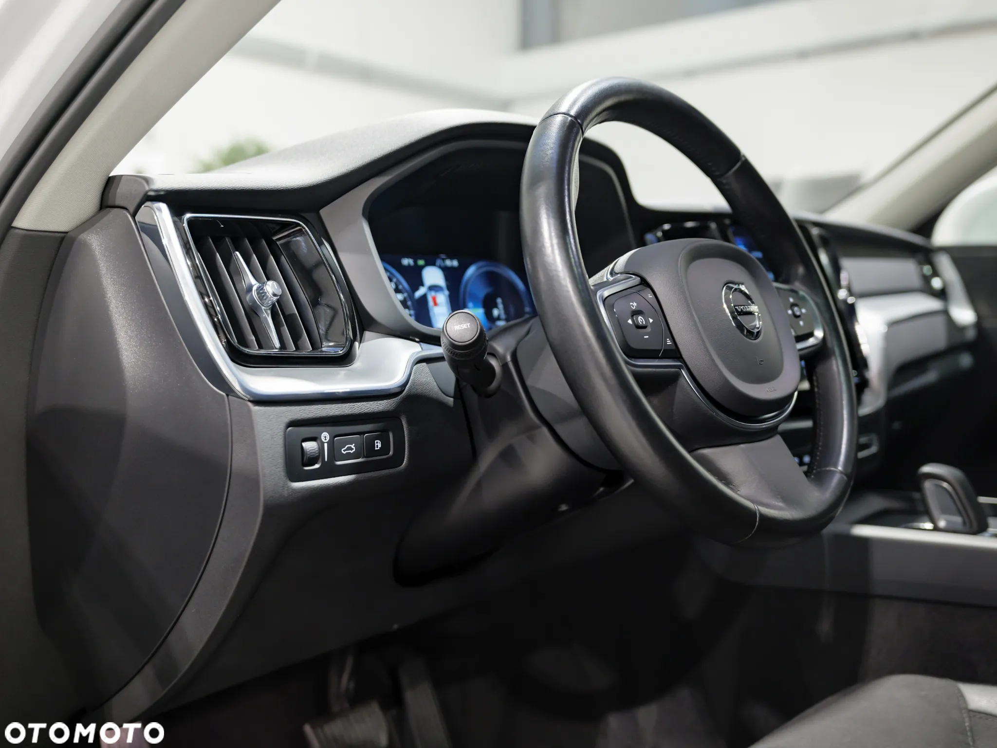 Volvo XC 60 - 24