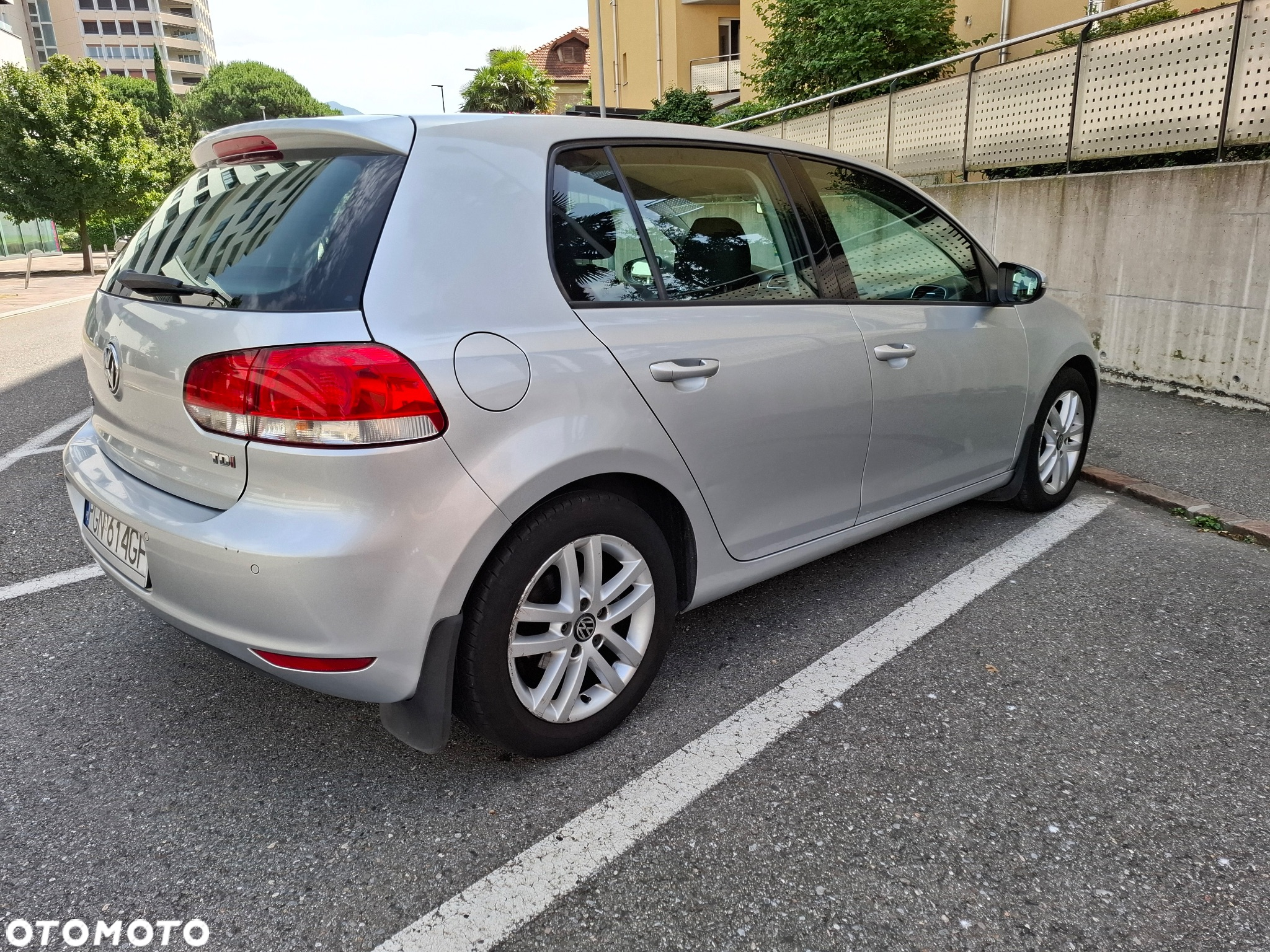 Volkswagen Golf VI 1.6 TDI Comfortline - 3