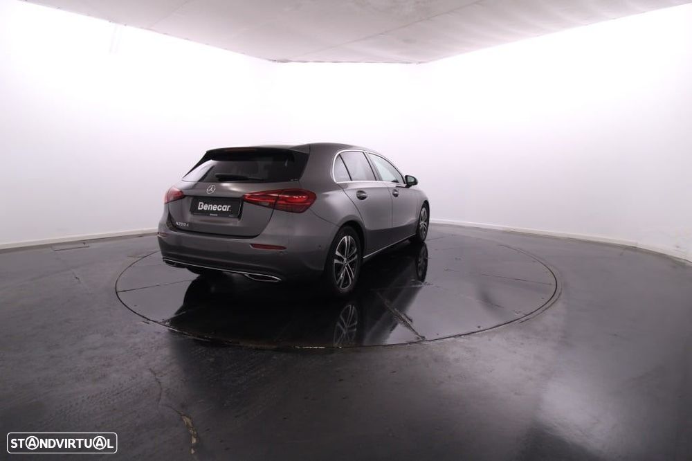 Mercedes-Benz A 200 d - 8