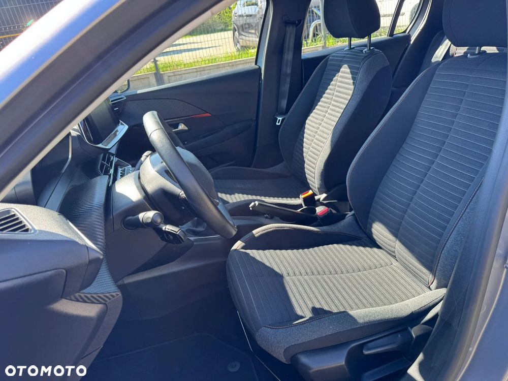 Peugeot 208 - 5