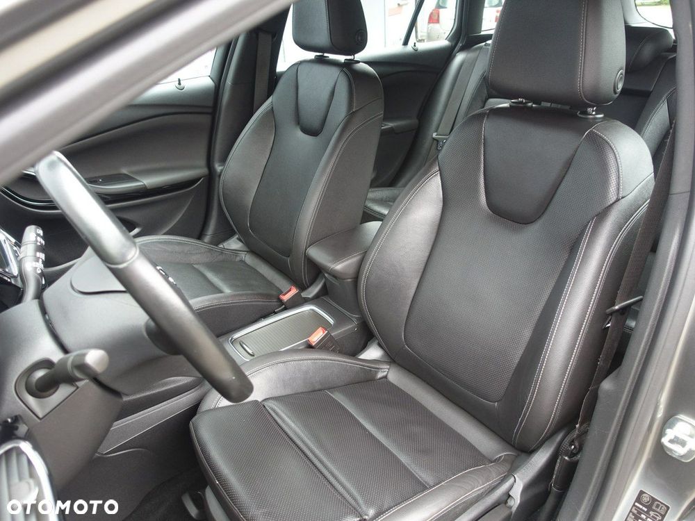 Opel Astra 1.6 BiTurbo D (CDTI) Start/Stop Innovation - 10