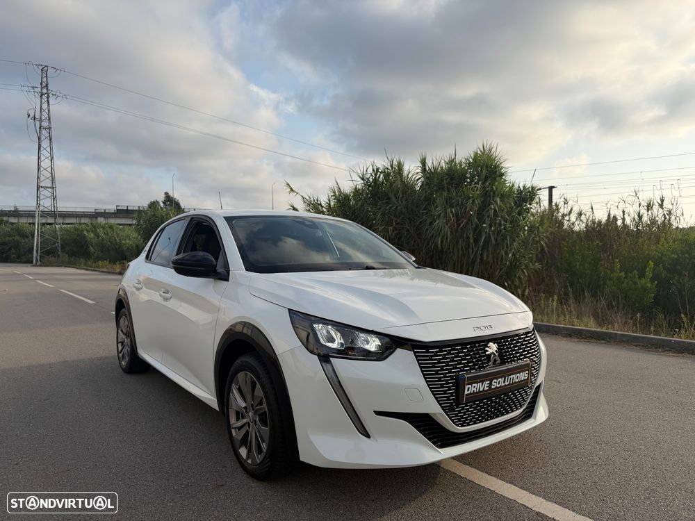 Peugeot e-208 Allure Pack - 17