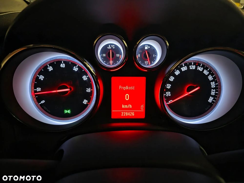 Opel Astra 1.4 T Cosmo - 25