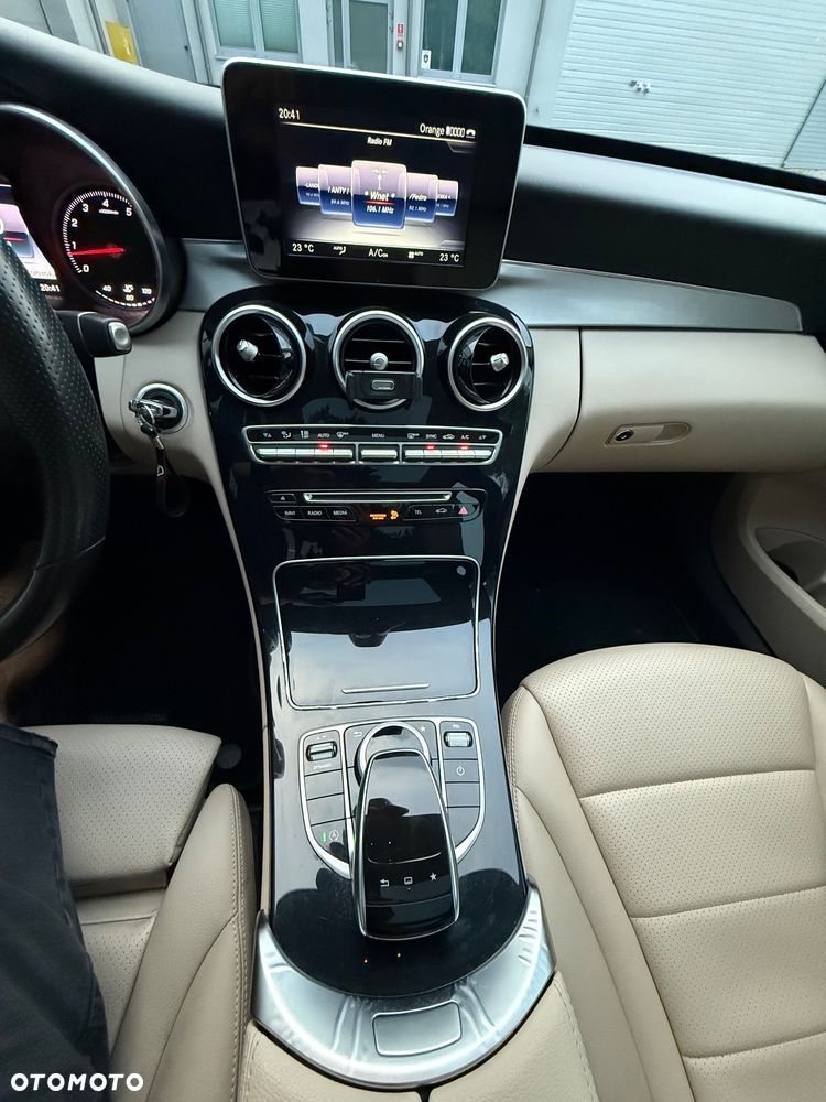Mercedes-Benz Klasa C 300 7G-TRONIC - 25