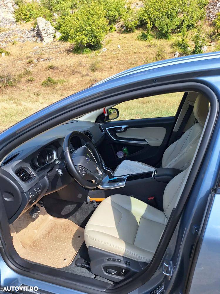Volvo V60 D3 Summum - 9