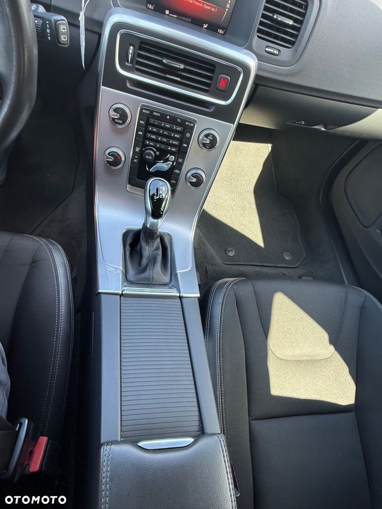 Volvo V60 T2 Geartronic Kinetic - 20