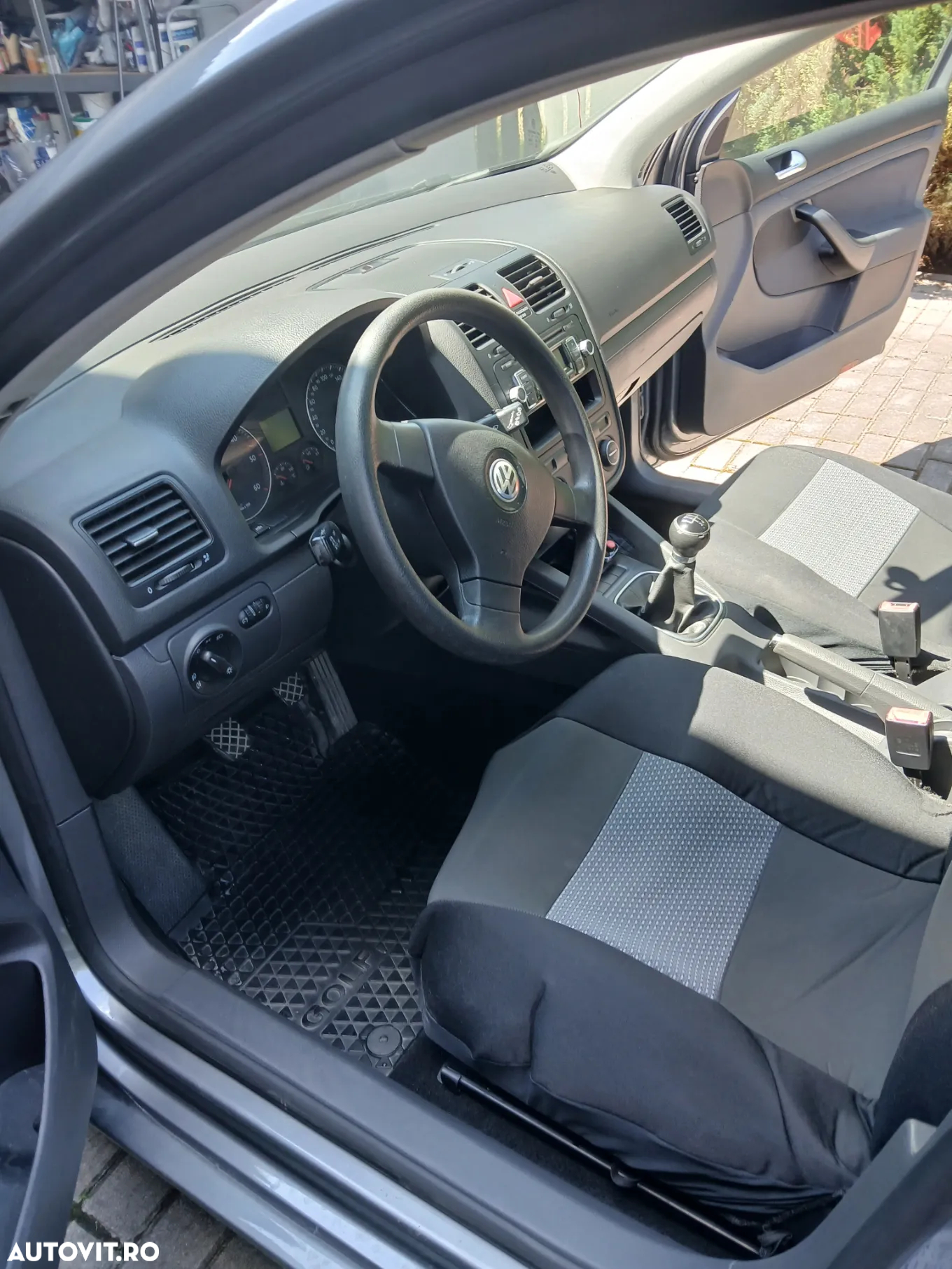 Volkswagen Golf - 11