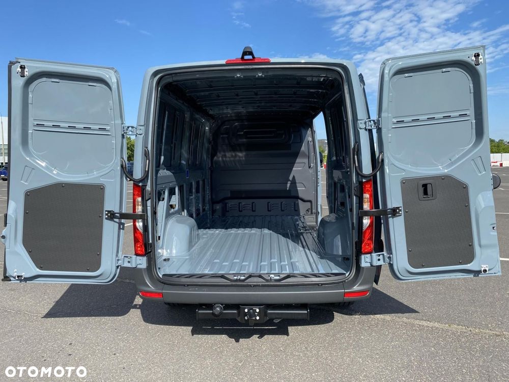 Mercedes-Benz Sprinter - 20