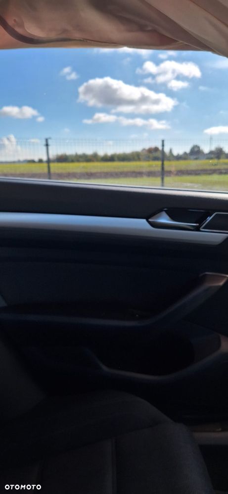 Volkswagen Passat - 25